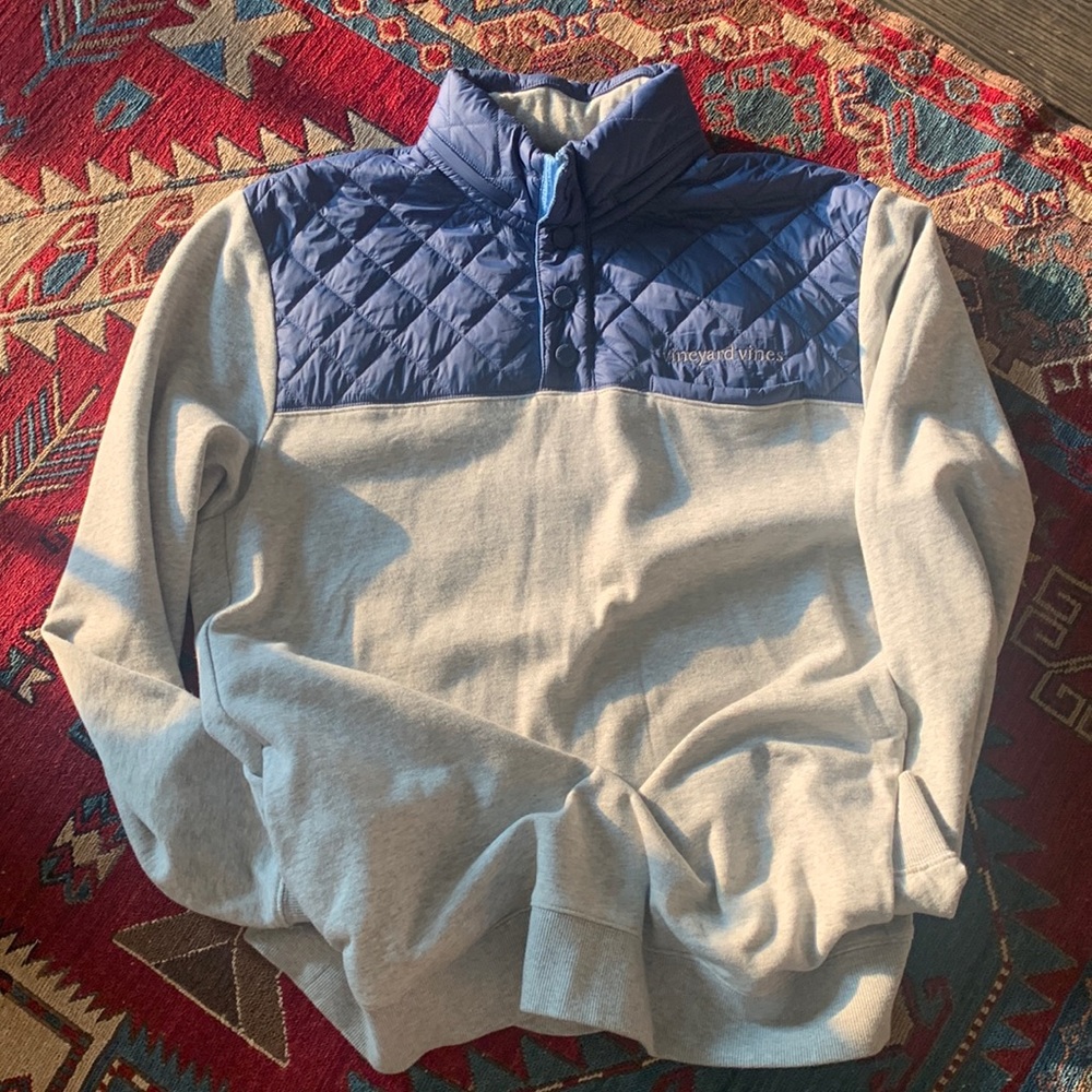 EUC performance quilted snap placket Shep Shirt pullover with stowable hood